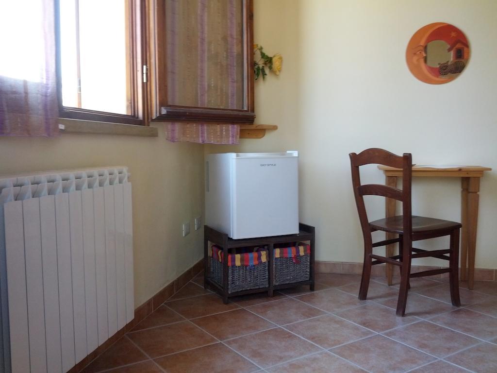 Agriturismo Il Canterino กวาร์ดิสตัลโล ภายนอก รูปภาพ